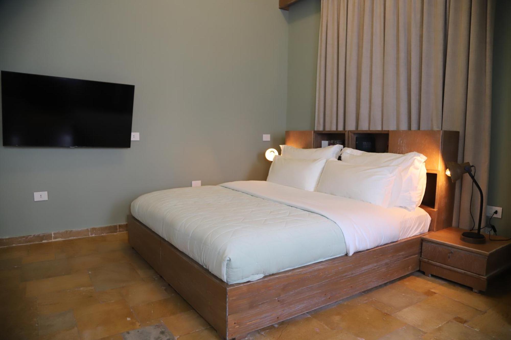 Hotel Lost Gemmayzeh เบรุต ภายนอก รูปภาพ