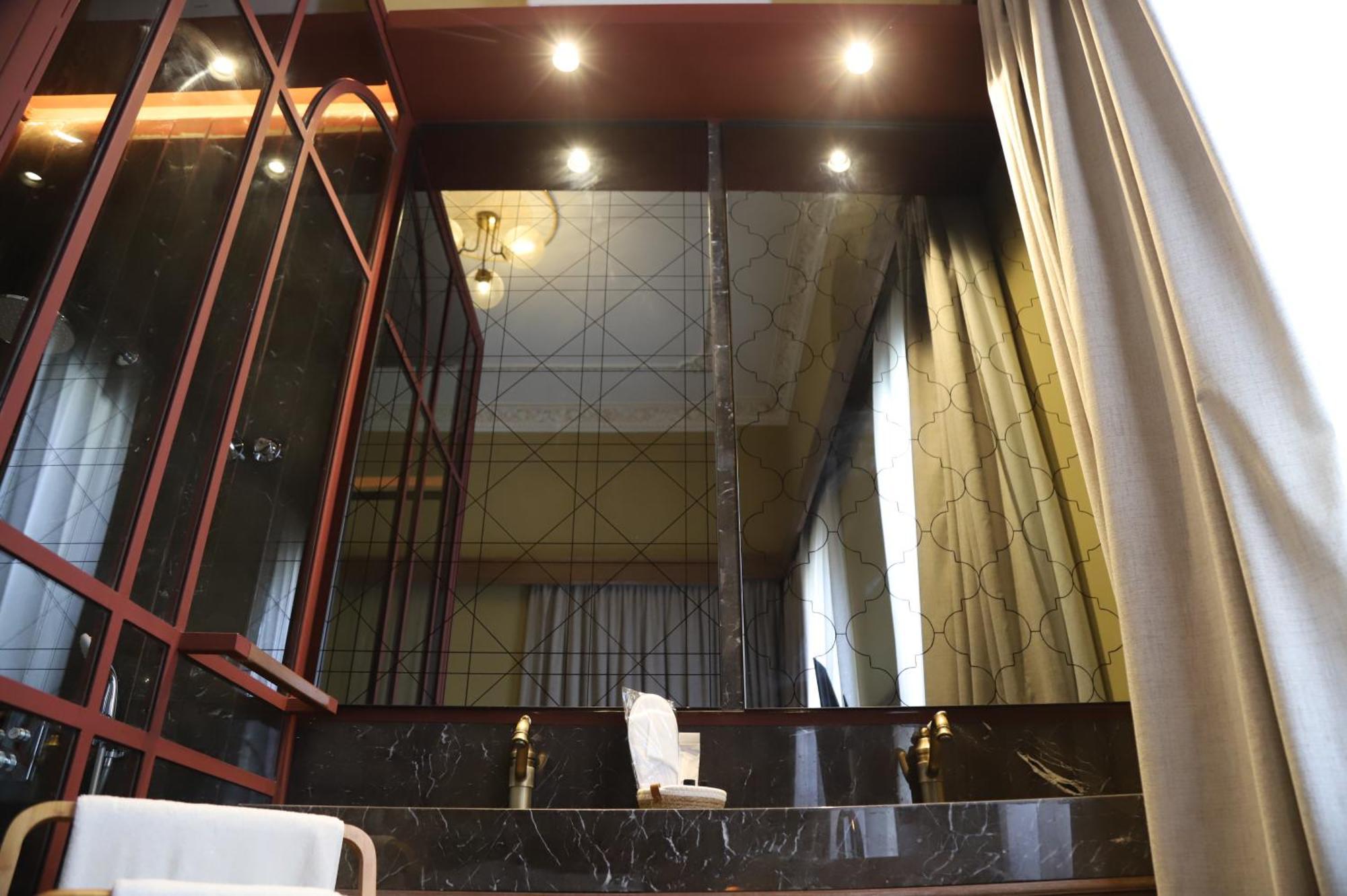 Hotel Lost Gemmayzeh เบรุต ภายนอก รูปภาพ