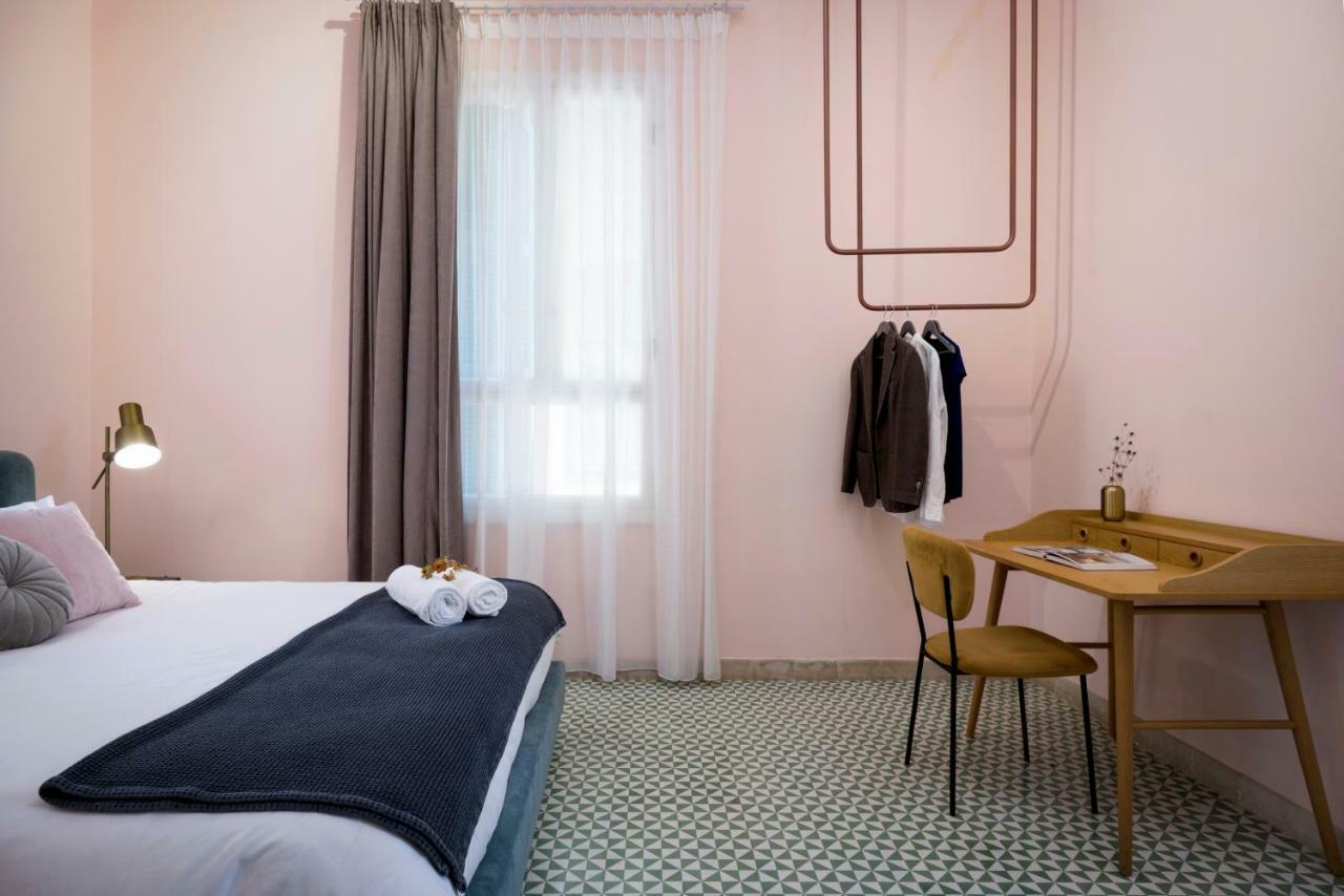 Hotel Lost Gemmayzeh เบรุต ภายนอก รูปภาพ